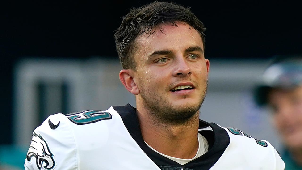 Devon Allen Ties for Fourth-Fastest 110M Hurdles Time in the World