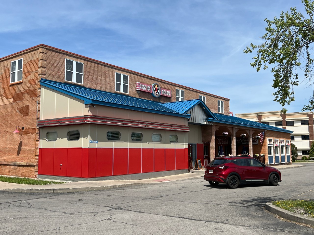 Featured image for Henrietta's Sticky Lips BBQ Shuts Down