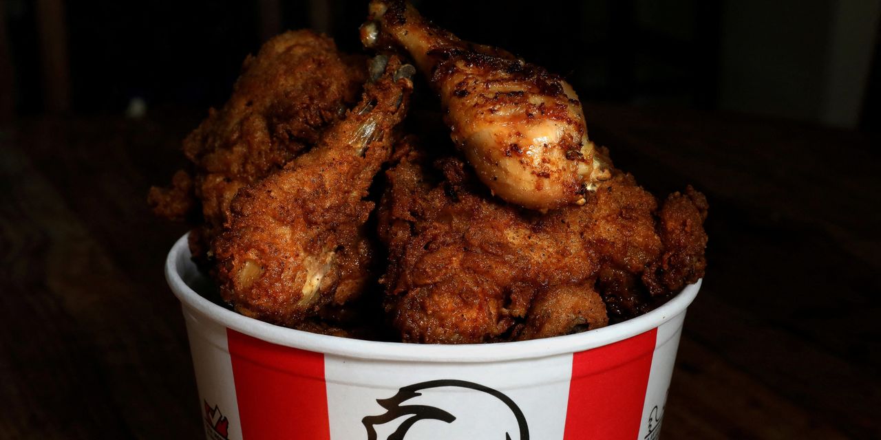 Fast Food Chains Search for Massive 4-Pound Chicken