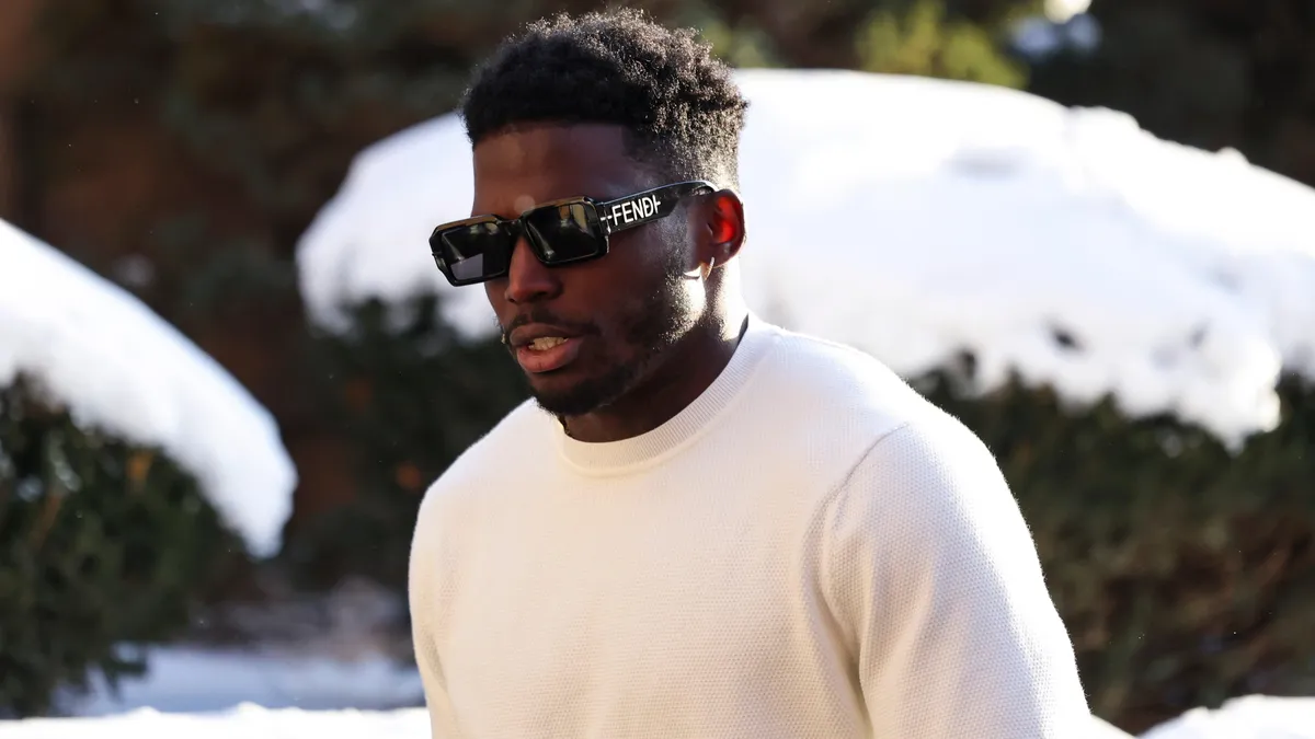 "Tyreek Hill Refutes Divorce Filing Despite Public Record"