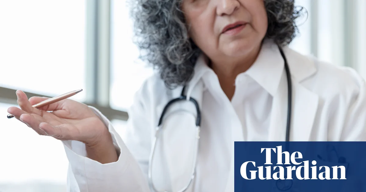 Featured image for Patients Prefer White Coats but Gender Bias Persists