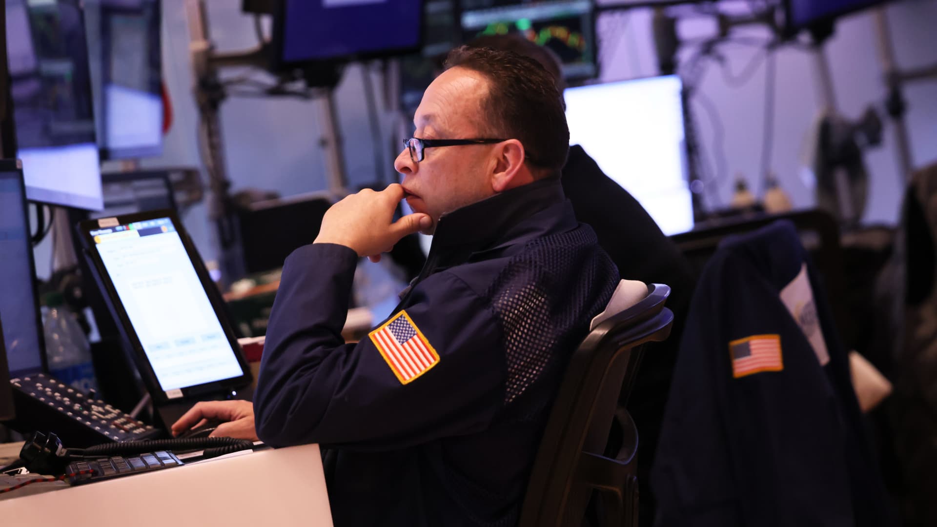 Investors Brace for Earnings Season Amidst Inflation and Sliding Estimates