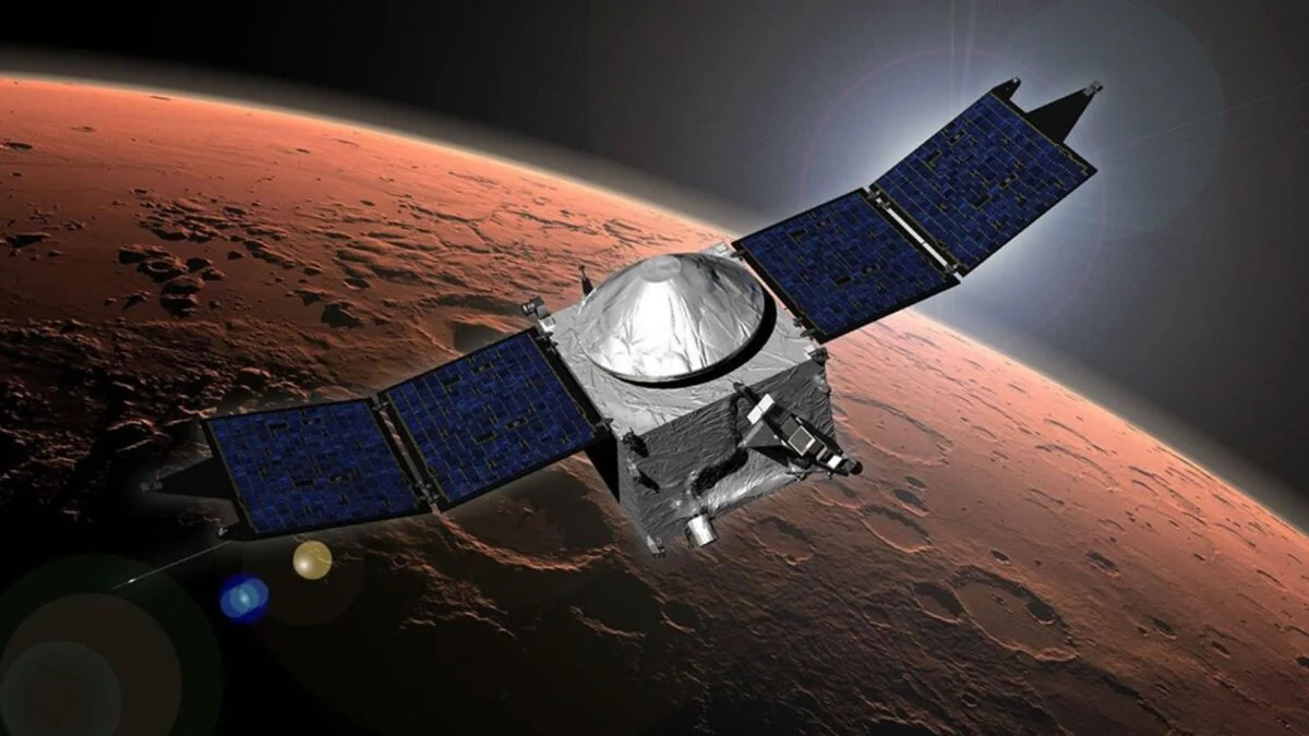 Featured image for NASA's MAVEN Mission Faces Communication Loss After Anomaly