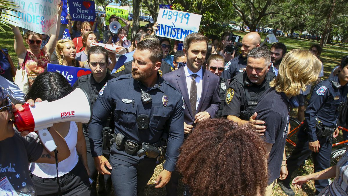 DeSantis Implements Major Changes to Florida Universities' DEI Programs.