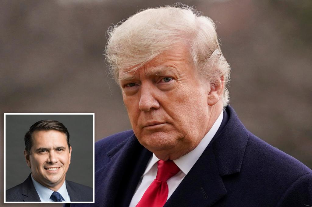 Featured image for Trump Bolsters Defense Team Ahead of NY Indictment.