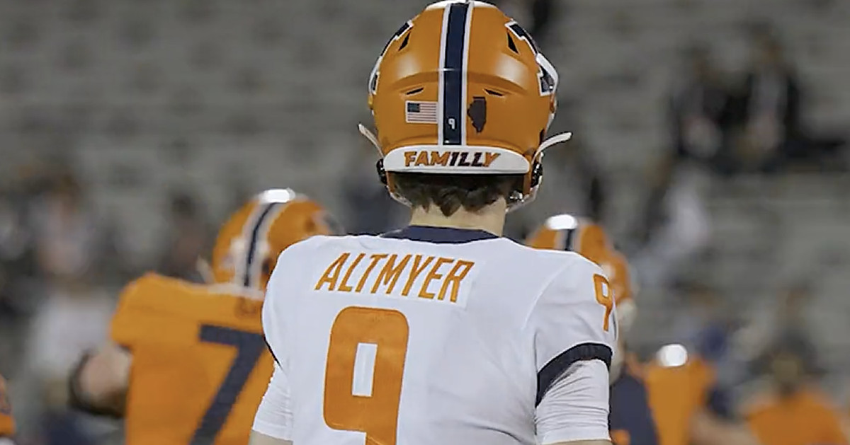Altmyer impresses in Illini's spring scrimmage.