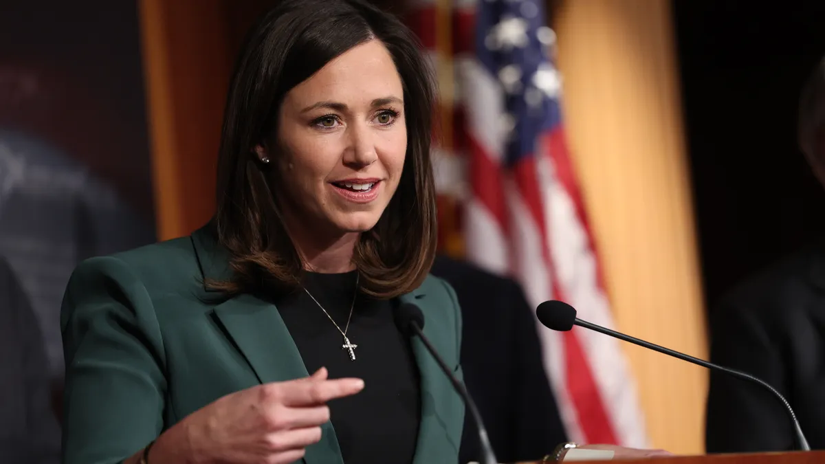 'SNL' Lampoons State of the Union Responses in Best Episode Yet