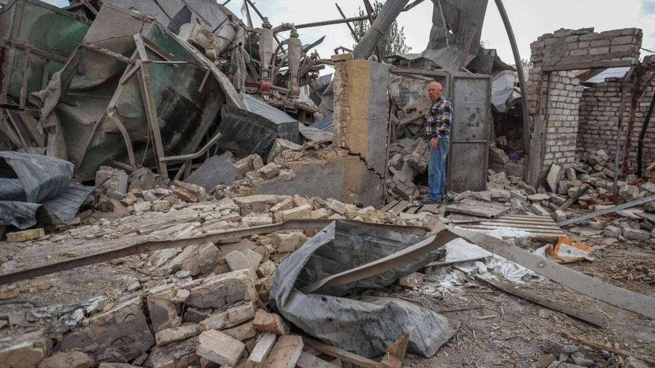 "NATO Chief Urges Preparation for Prolonged Conflict in Ukraine"