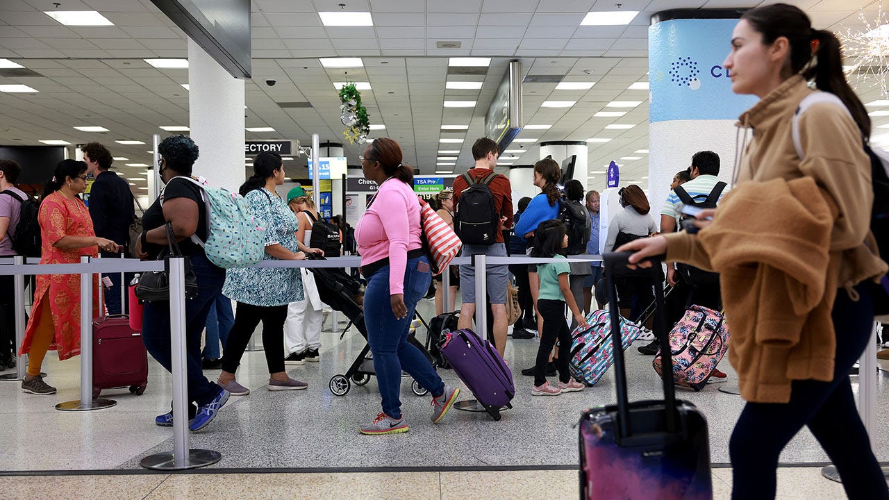 Record-breaking holiday travel expected with over 115M people flying, AAA predicts