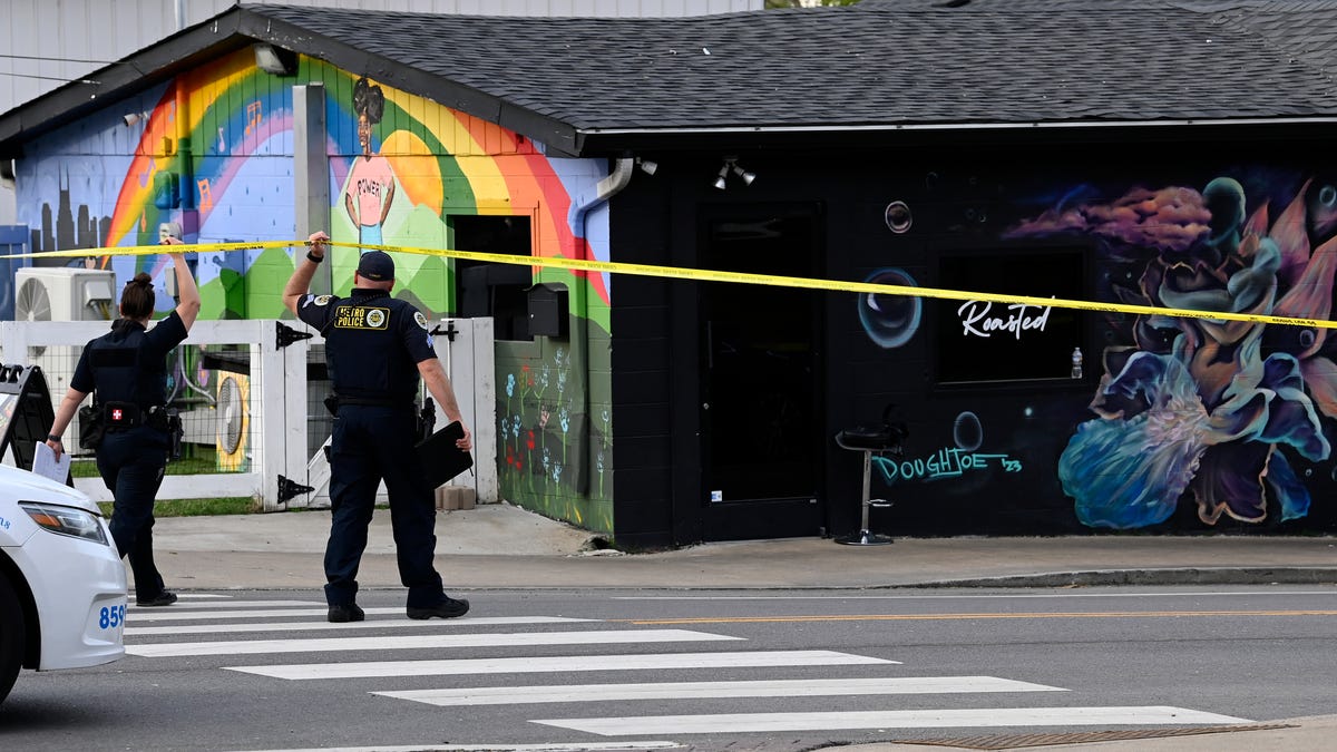 "Easter Gunman's Rampage: 1 Dead, 7 Injured in Nashville Restaurant Shooting"