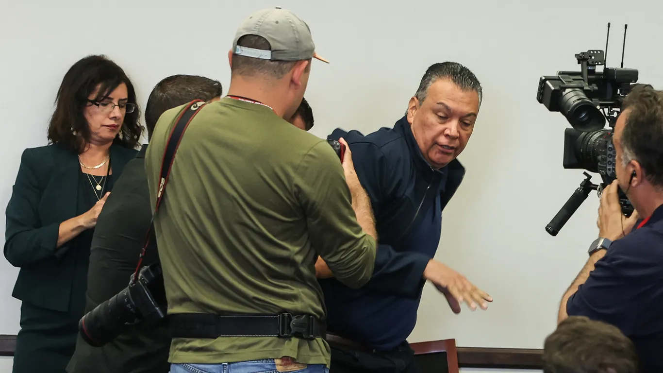 Featured image for Democratic Outcry Over Padilla Incident Sparks Calls for Noem's Resignation