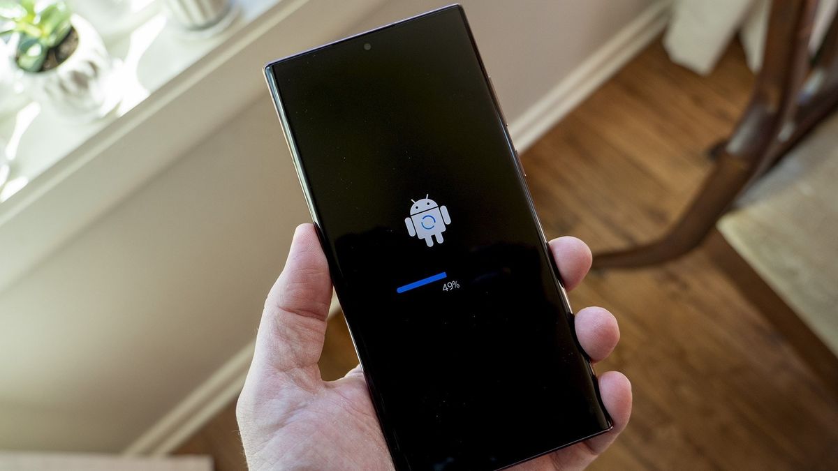 Featured image for "Samsung Revolutionizes Galaxy Software Updates for a Seamless Experience"