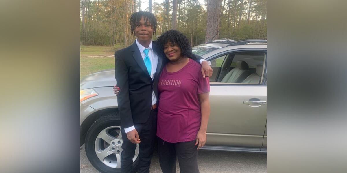 Mississippi community mourns after deadly shooting at prom afterparty.