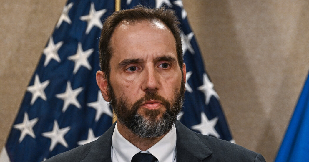 Featured image for Judge Dismisses Trump Classified Docs Case Amid Legal Controversy