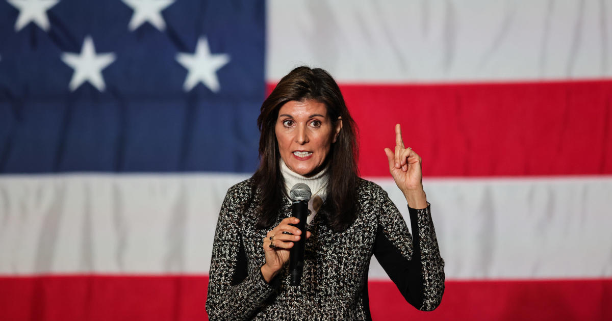 "Nikki Haley's Intensifying Battle for South Carolina: Shifting Focus, Sharp Criticism, and Racism Controversy"