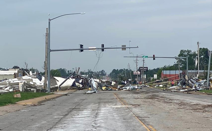 Deadly Tornadoes Ravage Northwest Arkansas, Leaving Devastation