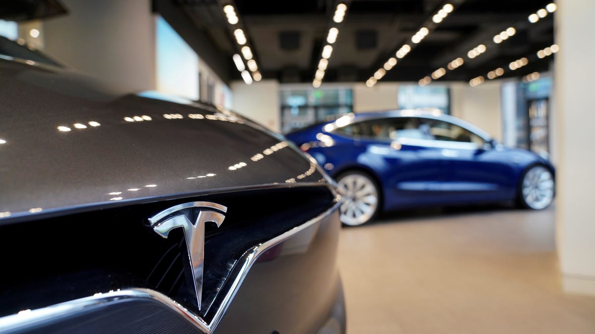 Tesla and BMW Drivers Top Accident and DUI Rates, Study Reveals