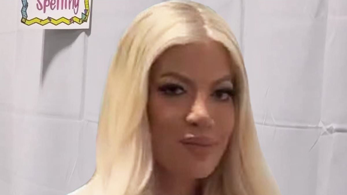 Featured image for Tori Spelling Faces Accusations of Fillers Amid Financial Woes