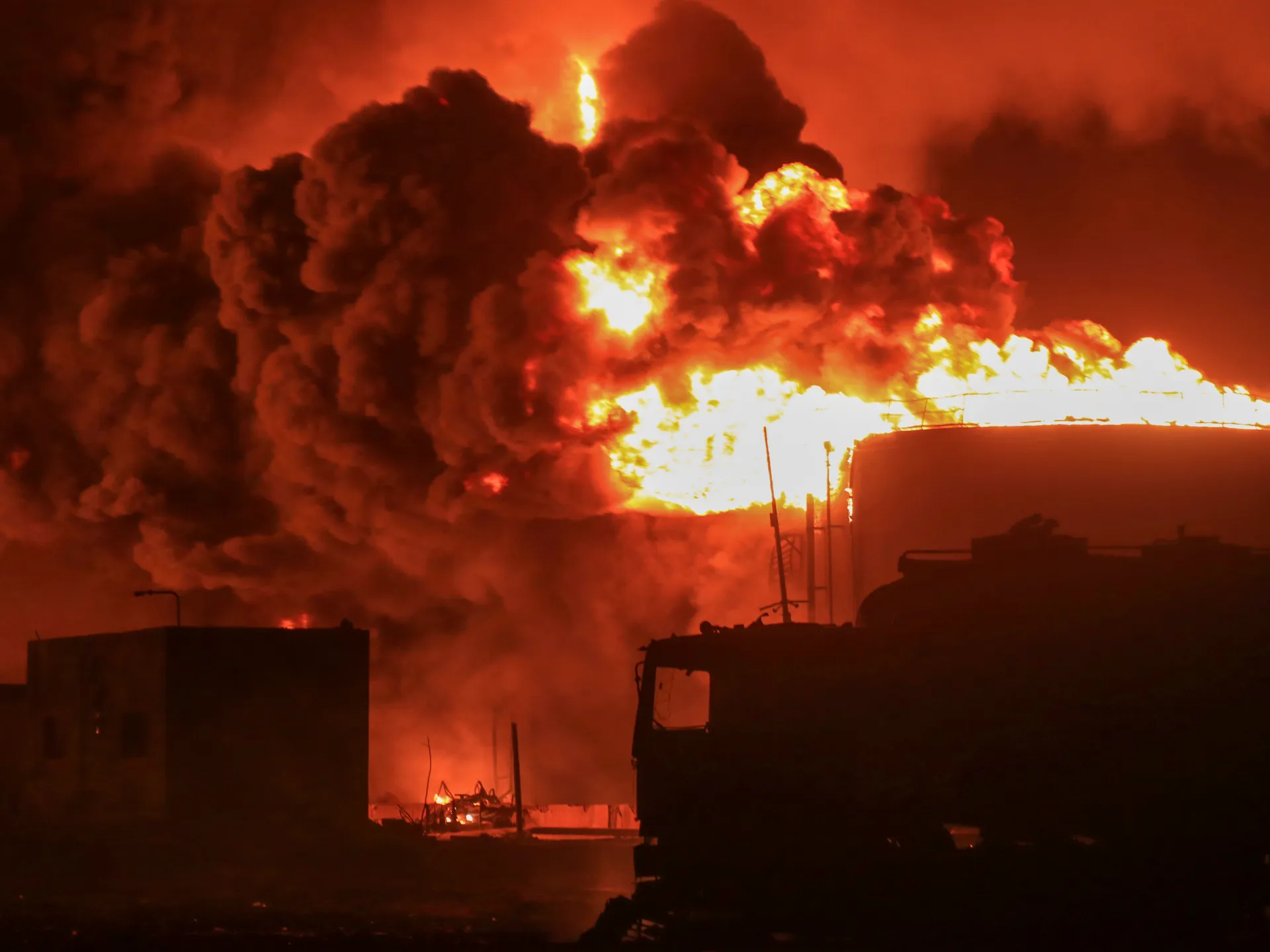 Featured image for Israel Conducts Airstrikes on Houthi-Controlled Port of Hodeidah in Yemen