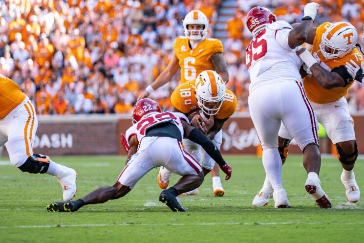 Featured image for Tennessee Edges Arkansas 34-31 in Thrilling Comeback