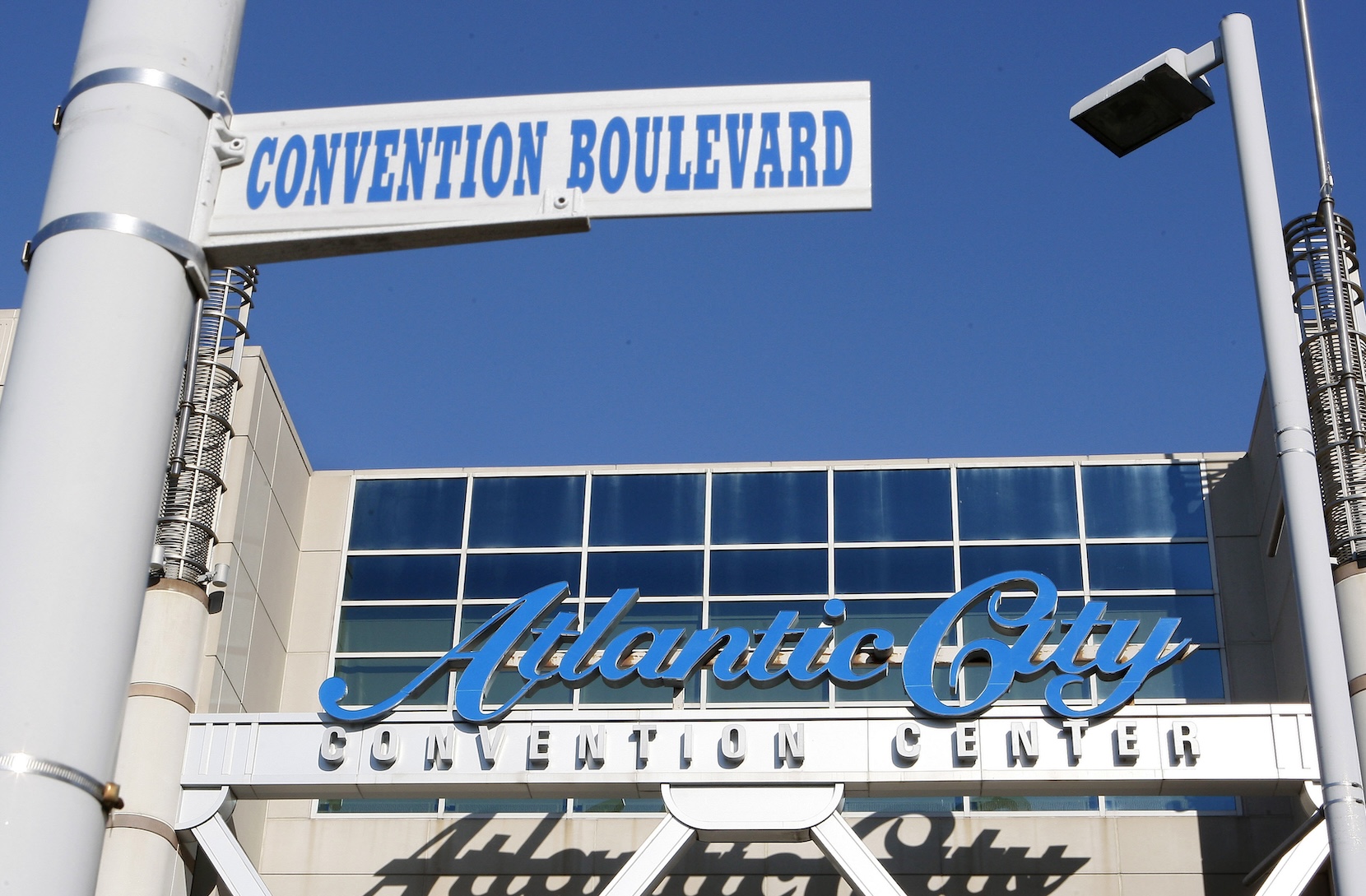 Featured image for NJ Governor's Race Heats Up at Atlantic City's League of Municipalities