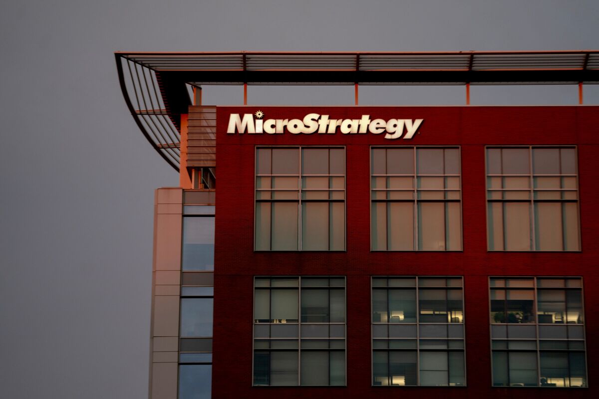 Featured image for MicroStrategy and Palantir Join Nasdaq 100, Moderna Exits