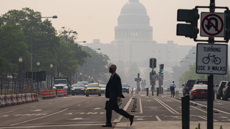 "Wildfire smoke clears, but air quality alerts persist in US and Canada"