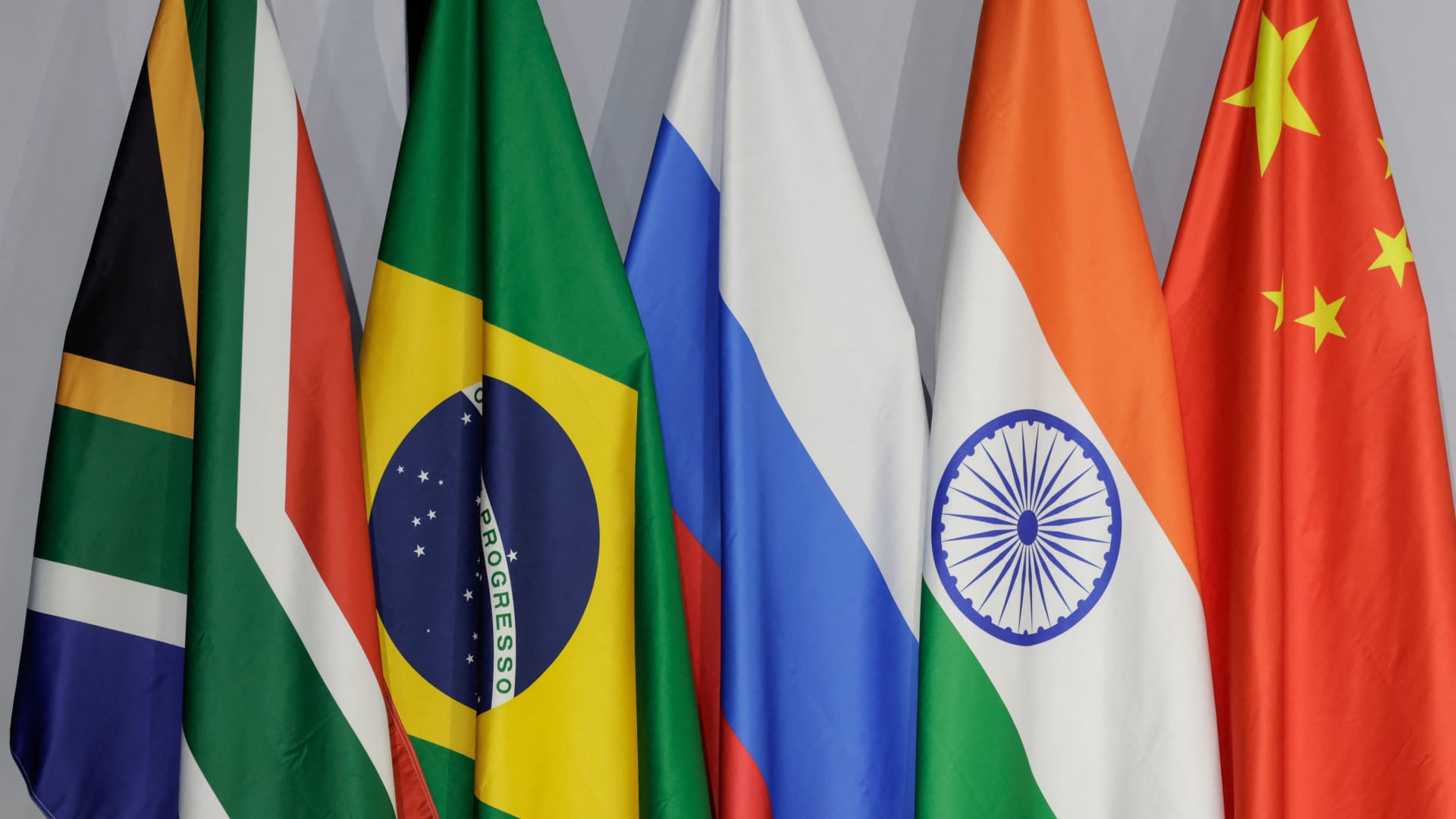 Featured image for "BRICS Alliance: Impact of Western Sanctions, Single Currency, Expansion, De-Dollarization, and AU's Involvement"