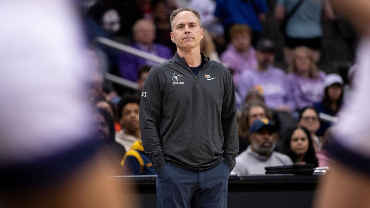 Featured image for "Mark Kellogg Addresses Caitlin Clark Ahead of Women's March Madness"