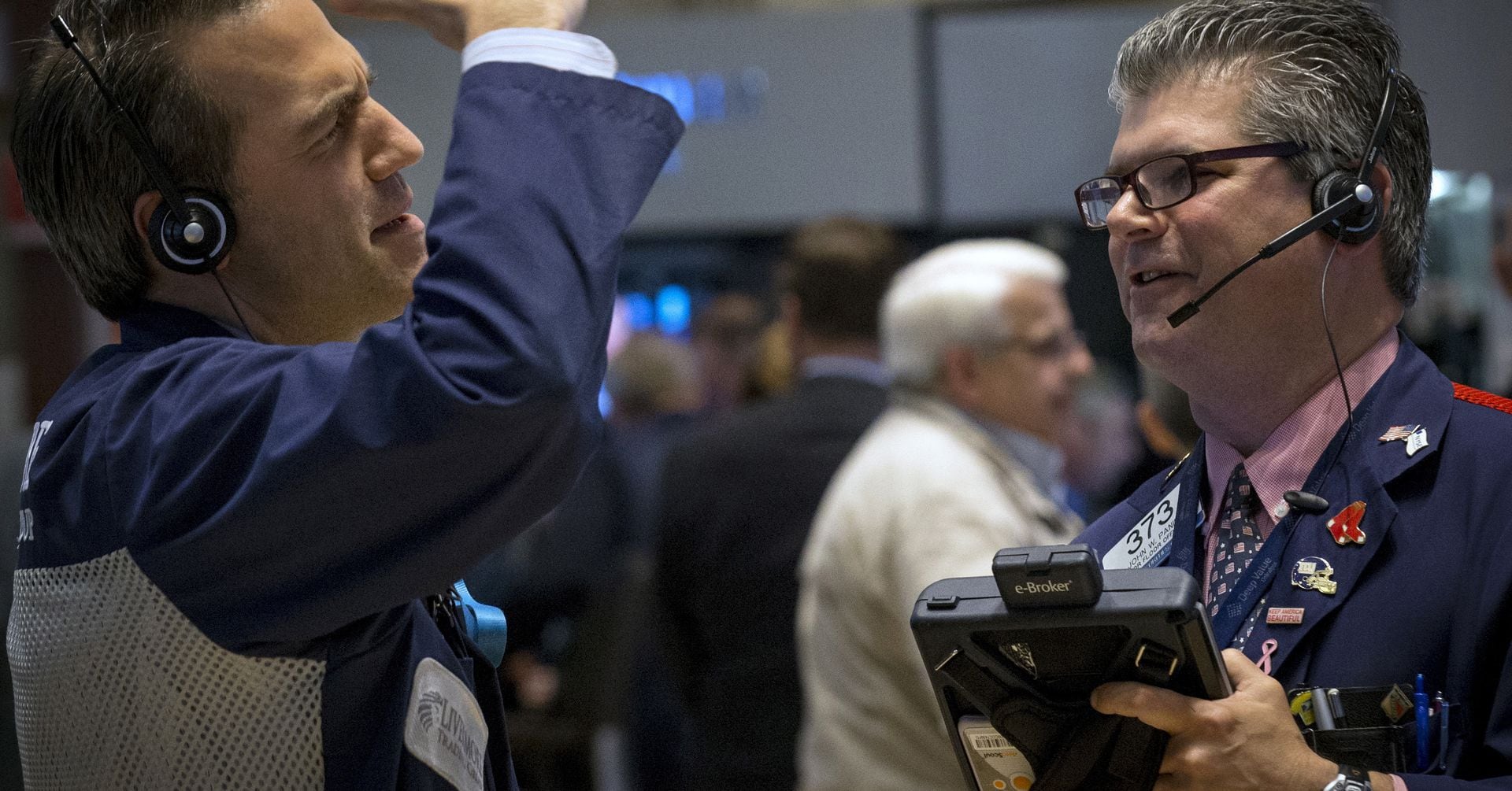 Featured image for "S&P 500 Reaches Historic 5000 Mark Amidst Volatile Market Conditions"