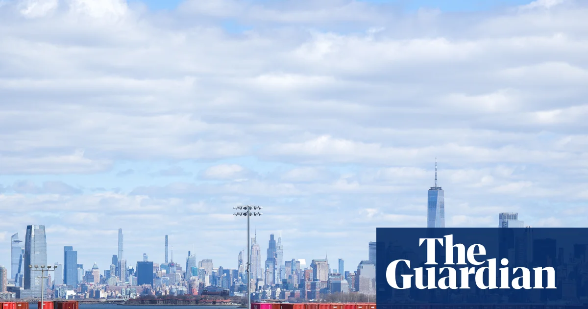 Featured image for Trump Urges Supreme Court to Overturn Tariffs, Warns of Major Consequences