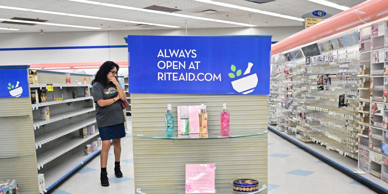 Featured image for Economy Struggles as High Interest Rates Fuel Recession Concerns