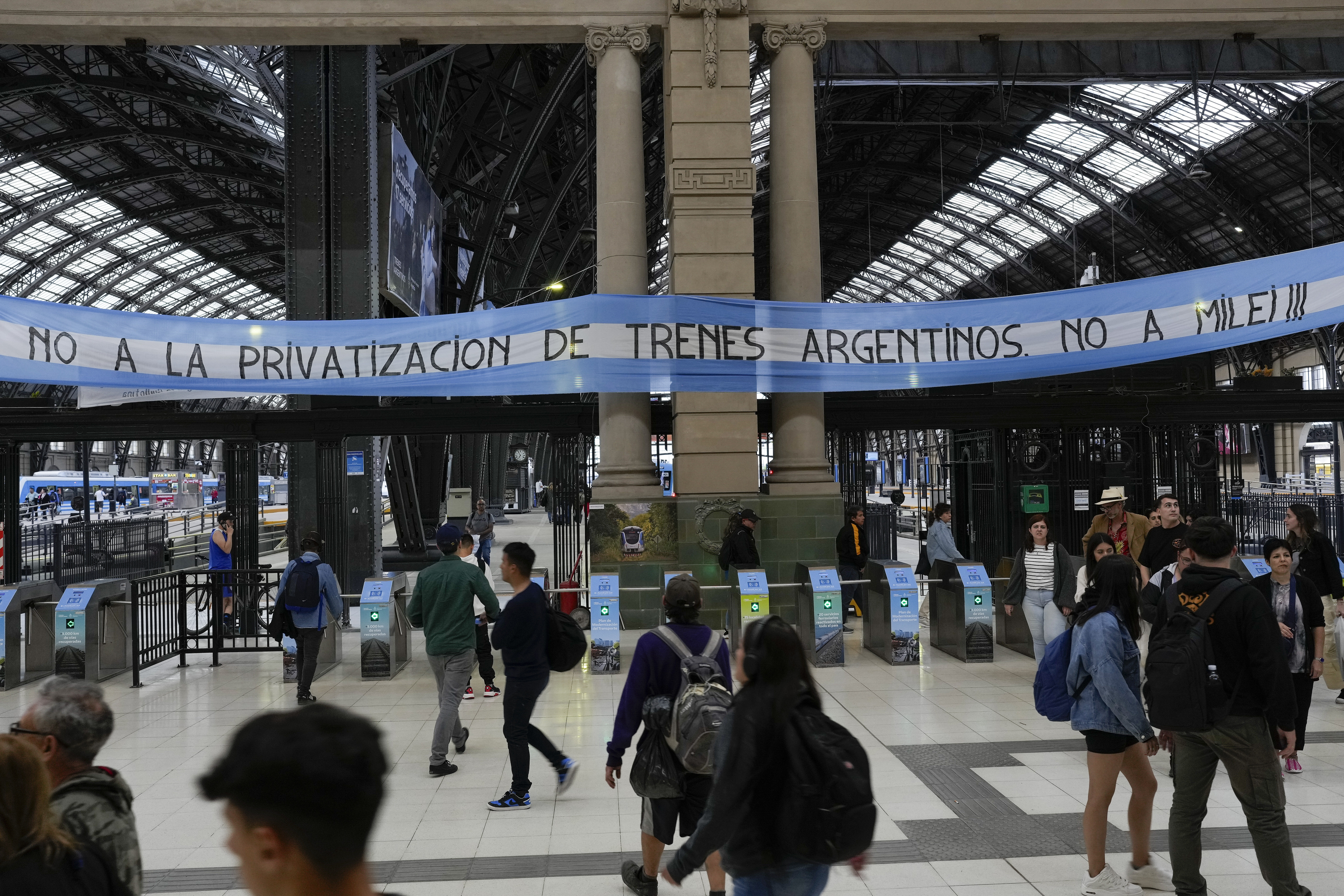 "Argentines on the Edge: Populist, Torah, and Far-Right Candidates Compete in High-Stakes Election"