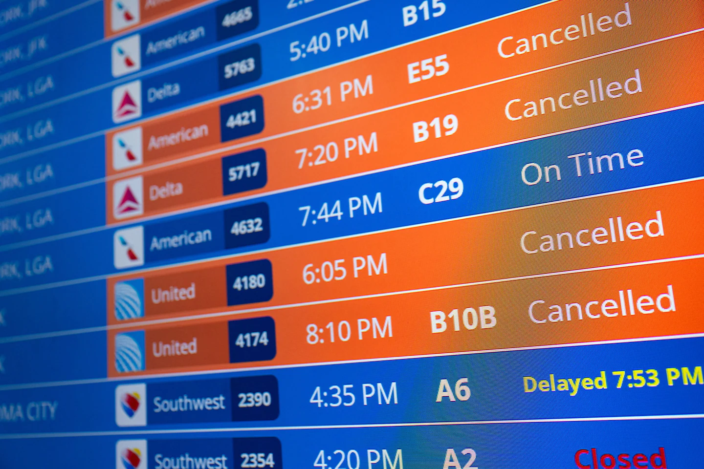 Featured image for US Flight Cancellations Surge Amid Shutdown, Prompting Alternative Travel Solutions