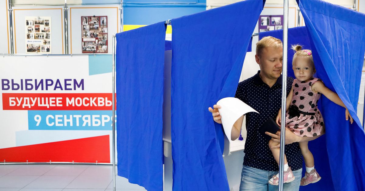 Featured image for Controversial Regional Vote in Ukraine Boosts Putin's Party