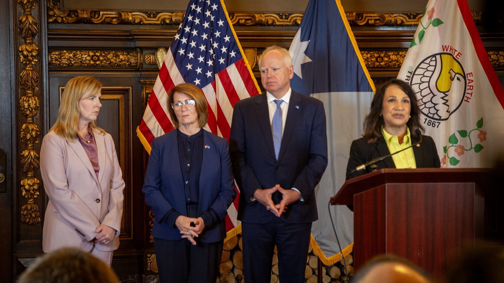 Minnesota Legislature Struggles to Finalize Budget Before Worker Layoff Notices