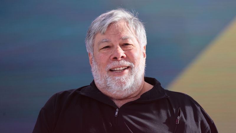 Featured image for Steve Wozniak Hospitalized in Mexico City