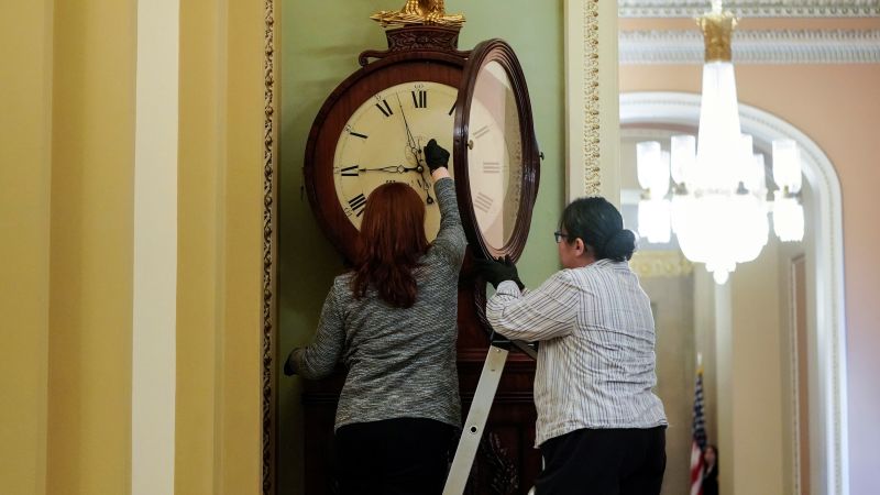 Featured image for The Daylight Saving Time Debate: Lawmakers, Legislation, and Sleep Concerns