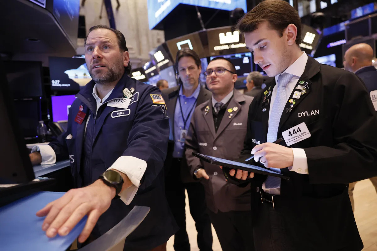 "Market Rebound: Stocks Rally as S&P 500 and Dow Jones Find Footing"