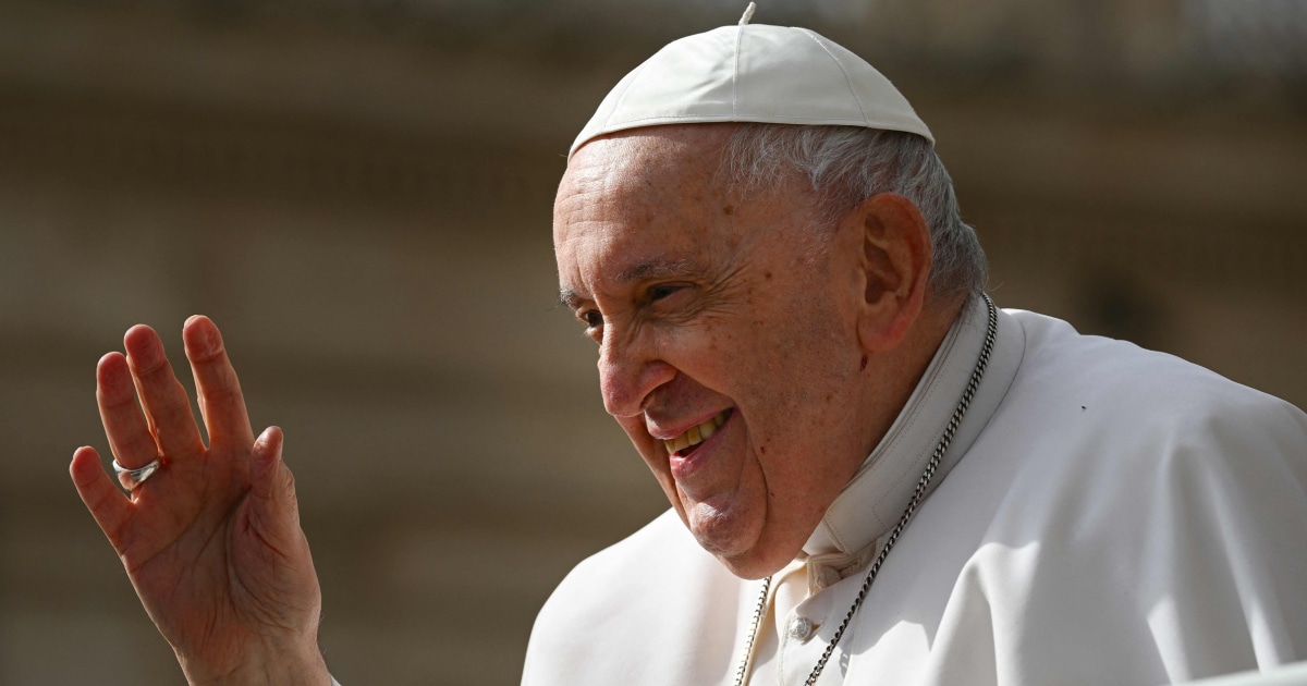 Featured image for The Pope's Puffer Jacket Goes Viral Thanks to AI-generated Images