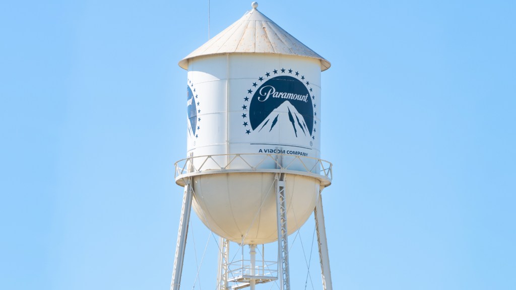 "Sony and Apollo in Talks for Paramount Global Bid"