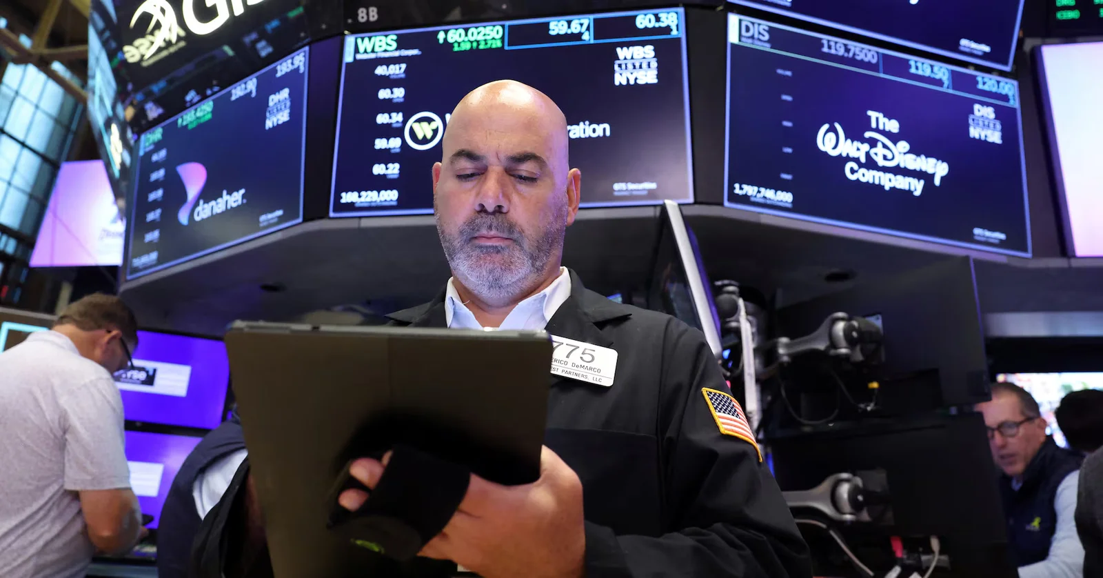 US Markets Dip as Trump Considers New EU Tariffs