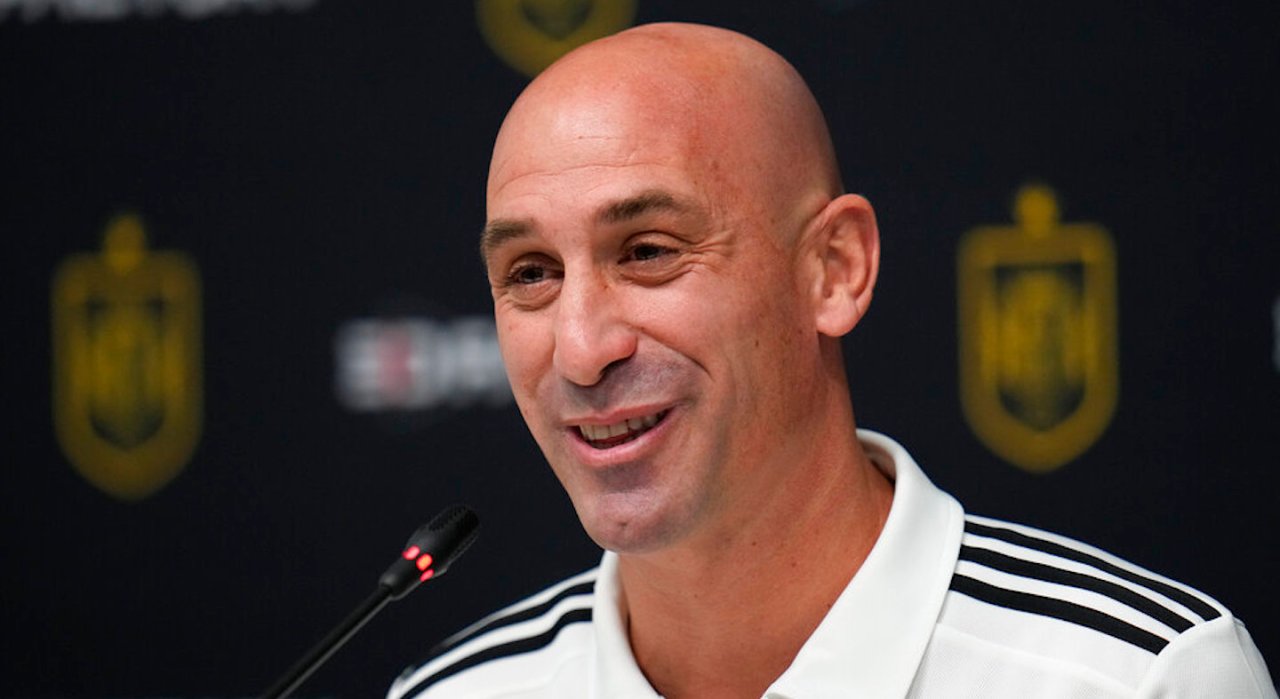 Featured image for Spanish Soccer President Resigns Amid Controversy Over Unwanted Kiss