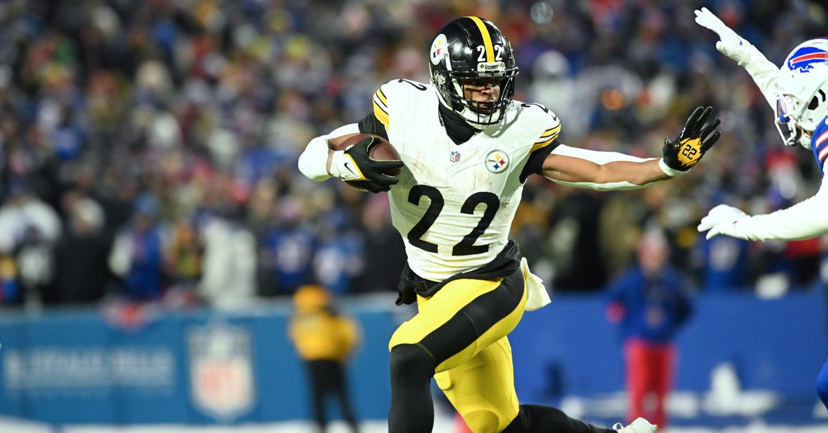 Featured image for Patriots Extend RB Rhamondre Stevenson with 4-Year, $36M Deal