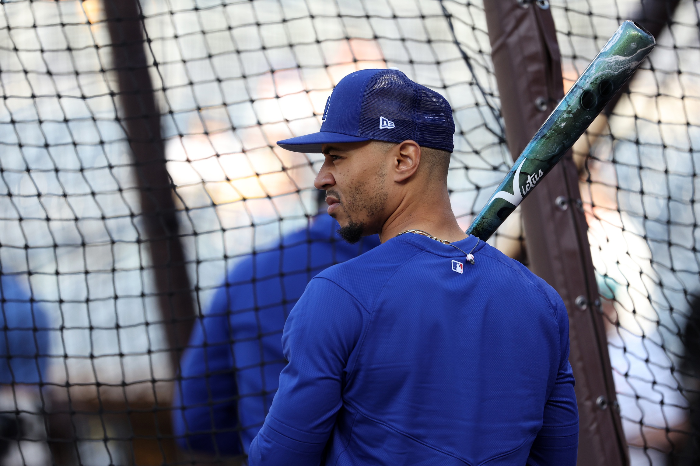 Dodgers' Mookie Betts Avoids Haunted Hotel in Milwaukee with Airbnb Rental