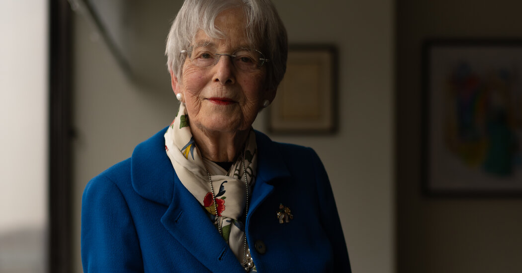 Featured image for "Generous Billion-Dollar Donation Makes Medical School Tuition-Free"