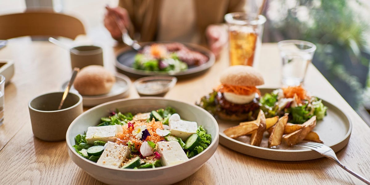 Featured image for Vegan Diet Proven to Improve Heart Health in Identical Twins Study