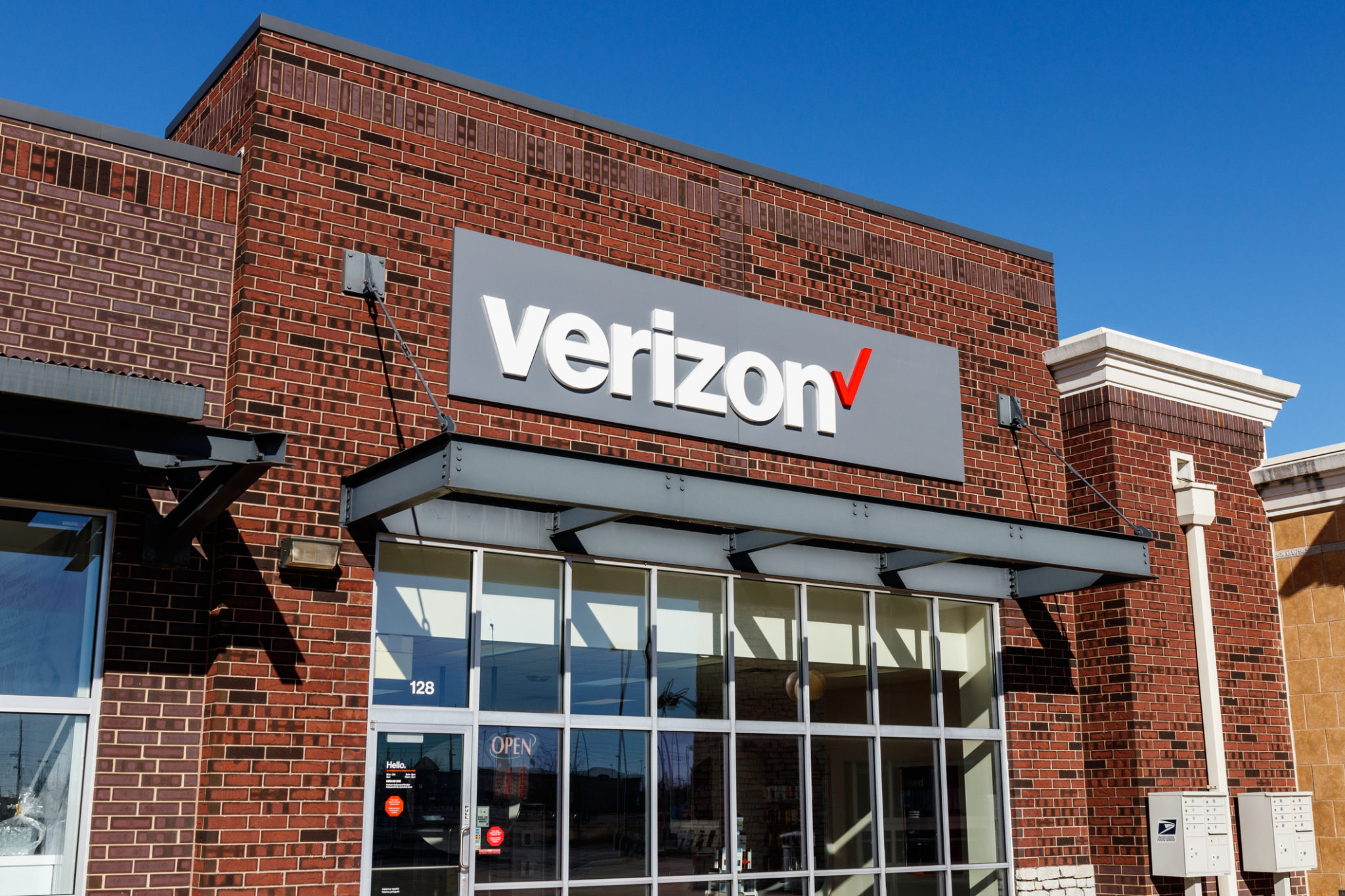 "Verizon Unveils New Year Discounts and Exclusive Deals at CES"