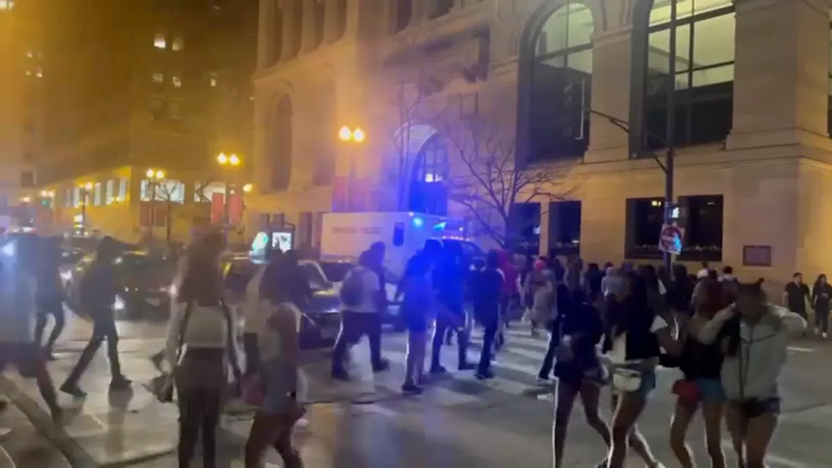 Featured image for Calls for Teen Curfew Return After Reckless Weekend in Chicago