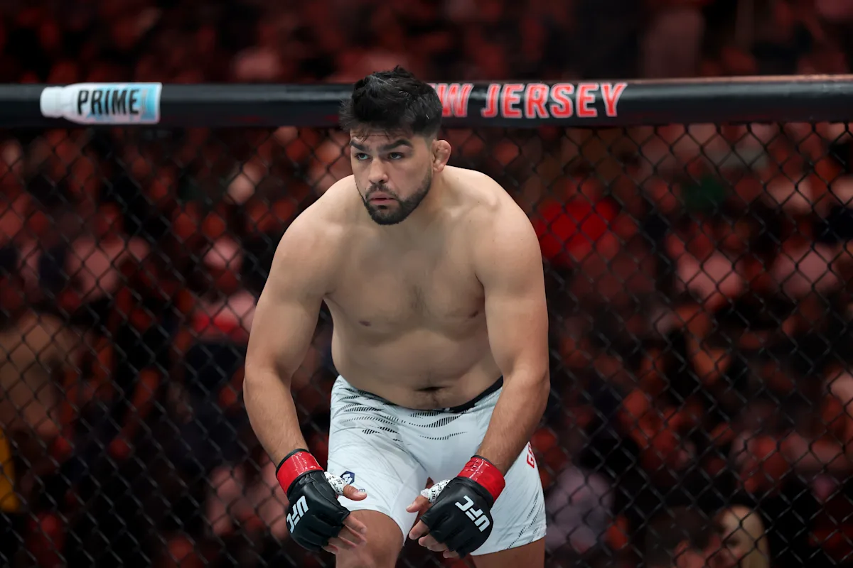 Featured image for Pros React to Kelvin Gastelum’s Major Weight Miss at Noche UFC